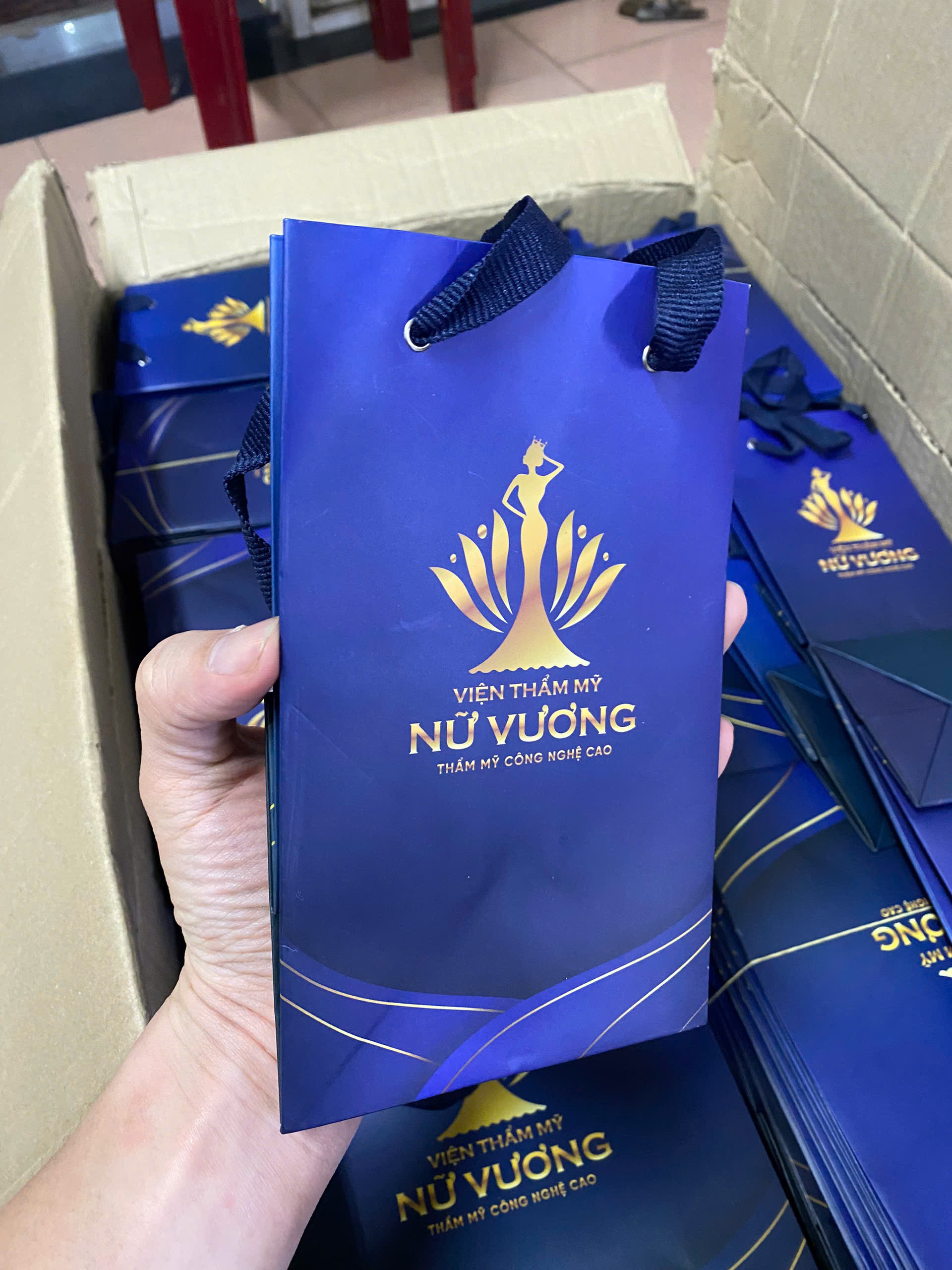 z6168764516768_001_6c19080f2629bbf43321b0985c26febb